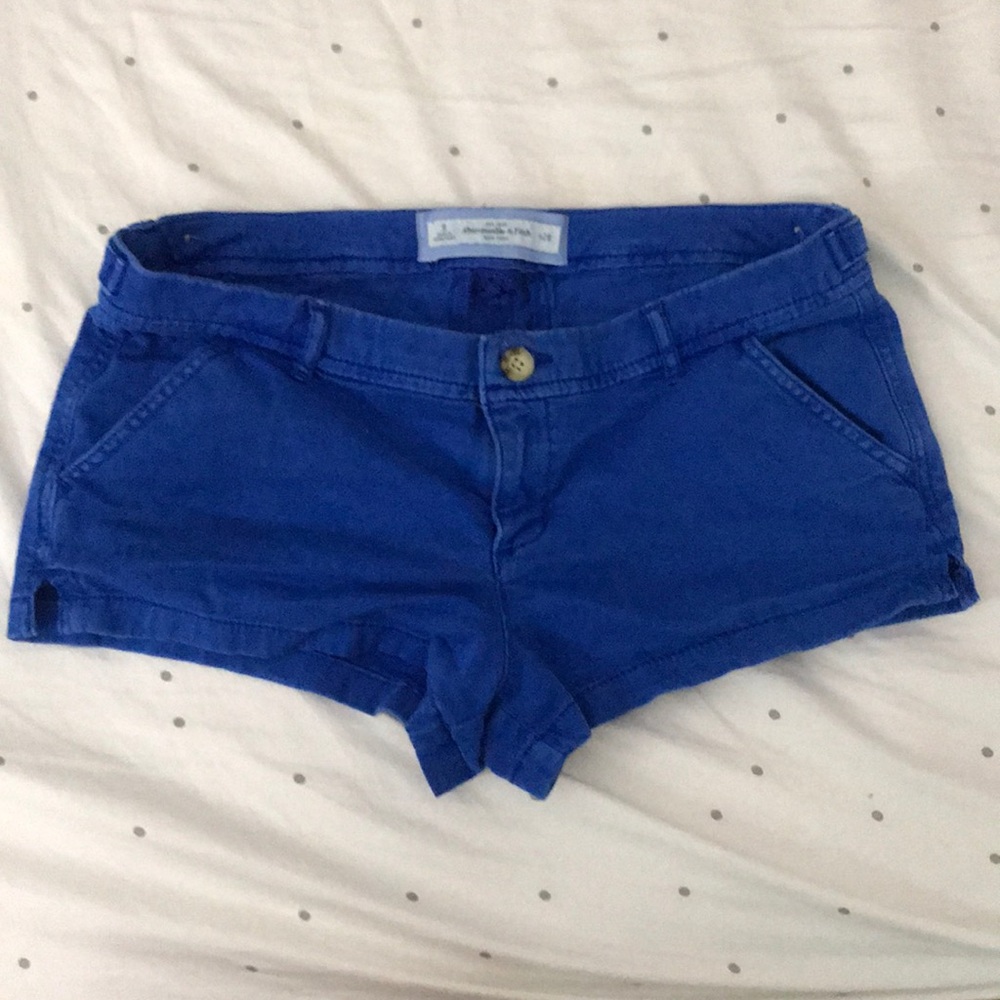 Abercrombie and Fitch - Low Rise Twill Shorts